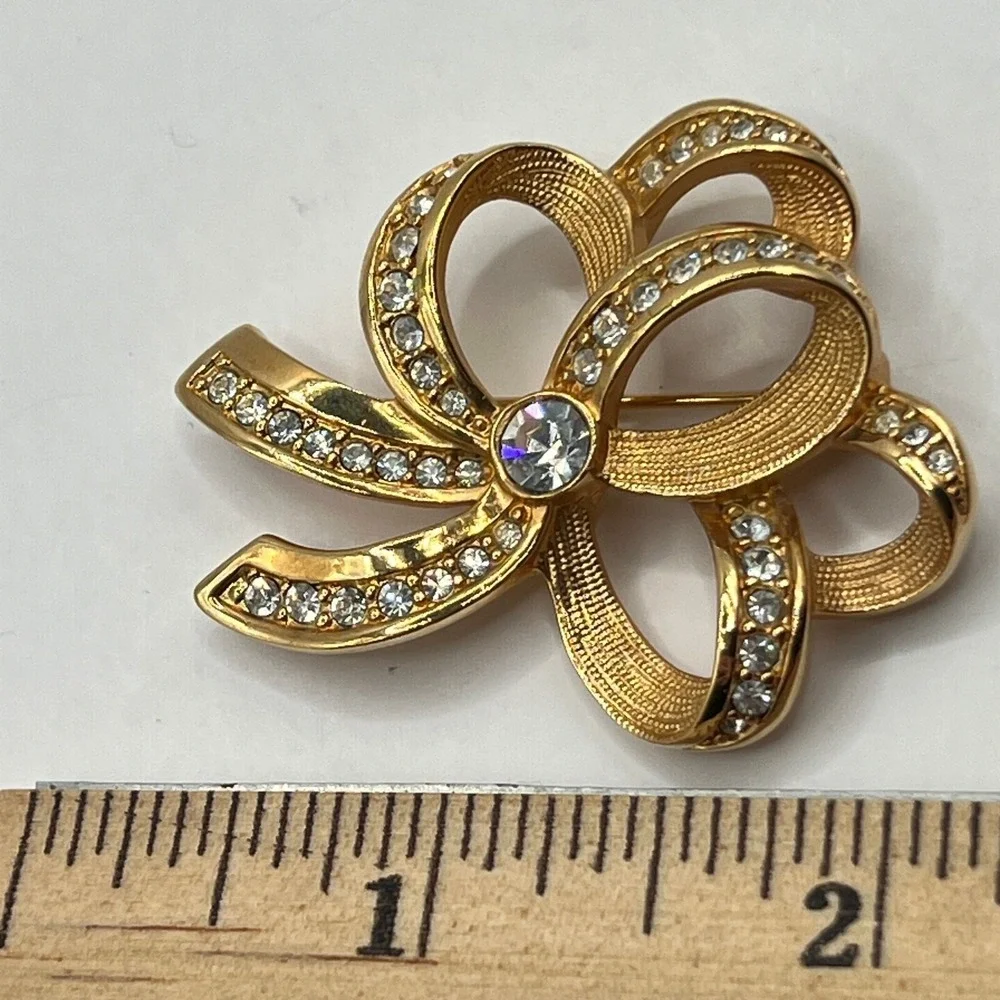 Swarovski Crystal‎ Bow Brooch Swirl Brushed Gold Tone Pin